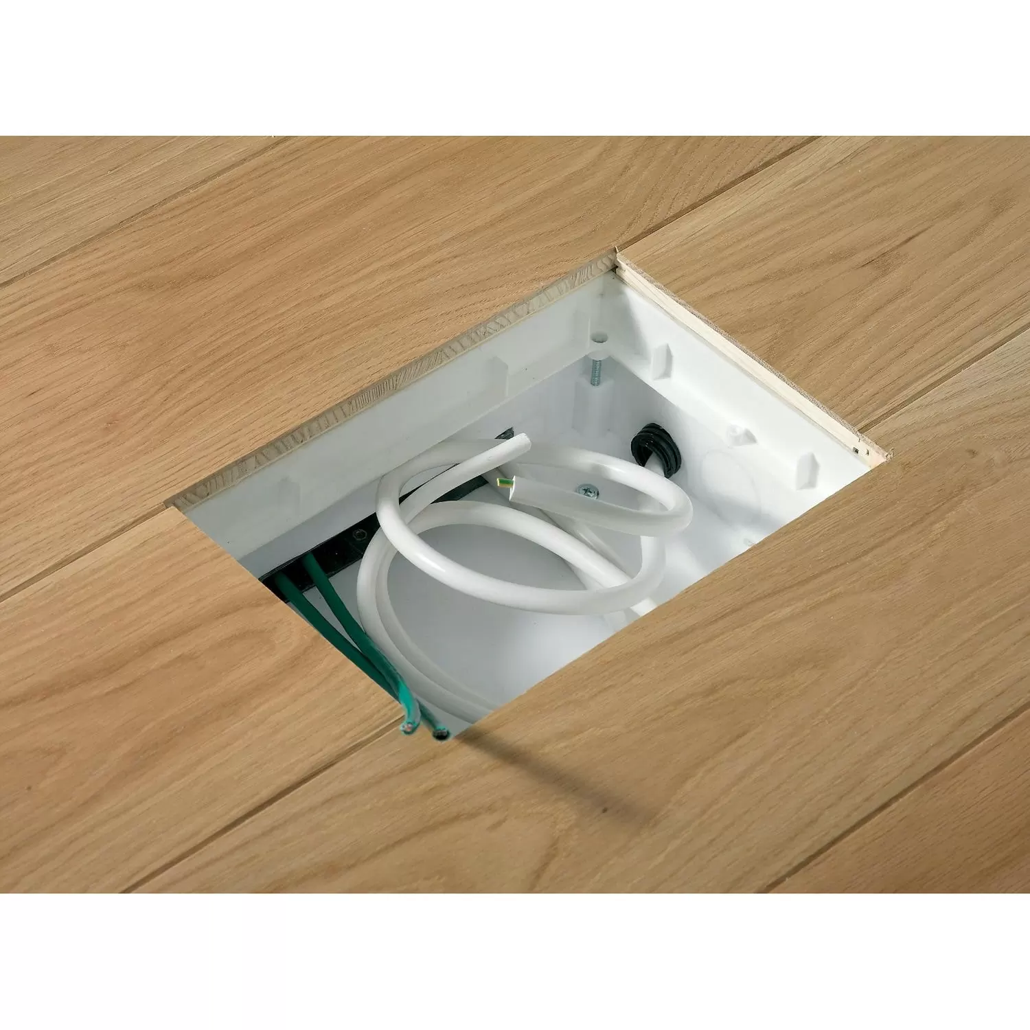 КУТИЯ ЗА МОНТИРАНЕ НА ПОДОВА КУТИЯ 6/8 МОДУЛА /ISM50330/